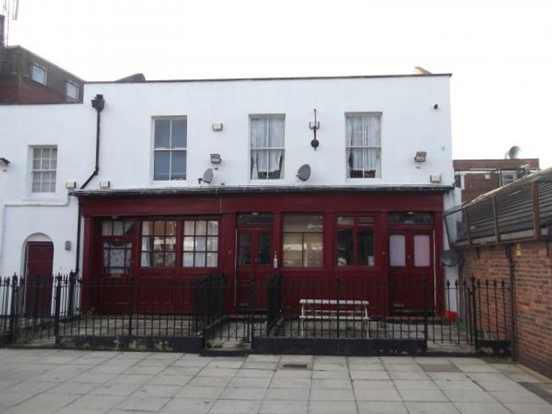 Hollands London E1 taken Oct 2013. (Pub, External). Published on 02-12-2013