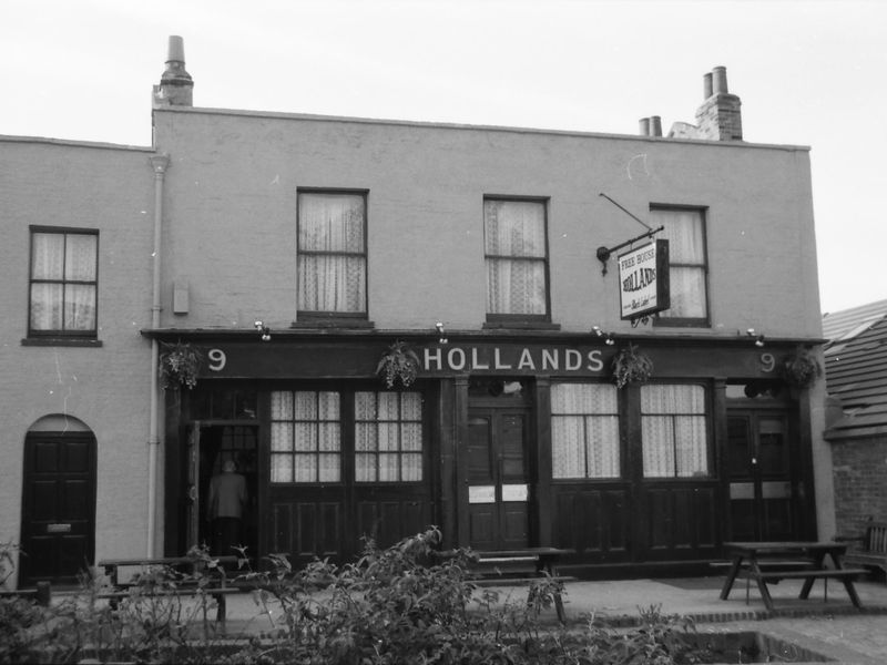 E1-Hollands taken Oct 1988.jpg. (Pub, External). Published on 28-12-2017