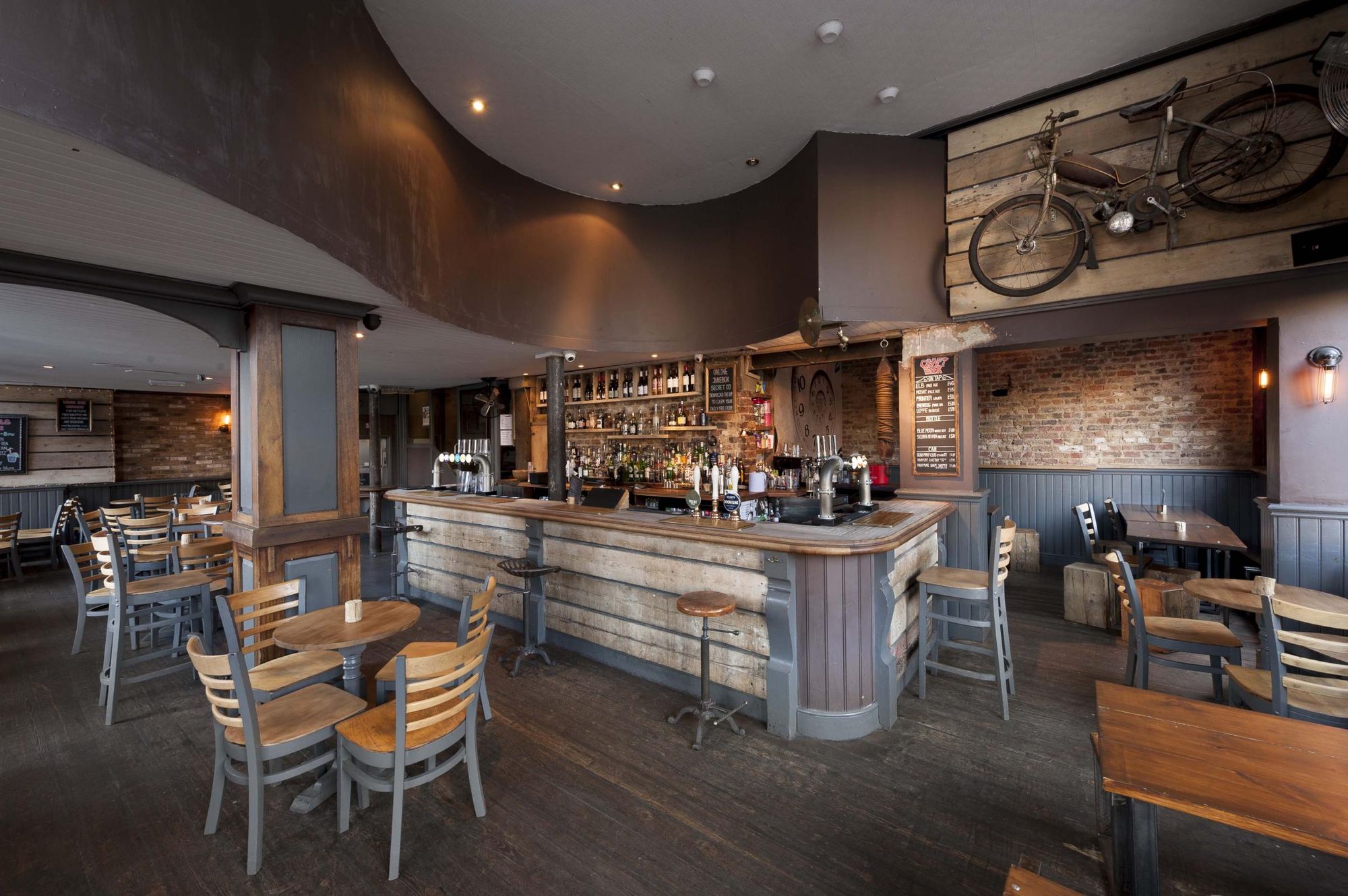 Urban Bar London E1 taken 17 Jan 2018.. (Pub, Bar). Published on 15-04-2019