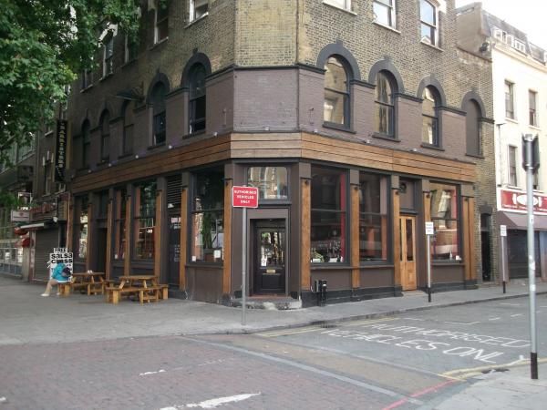 London Hospital Tavern - Urban Bar London E1. (Pub, External). Published on 03-10-2013
