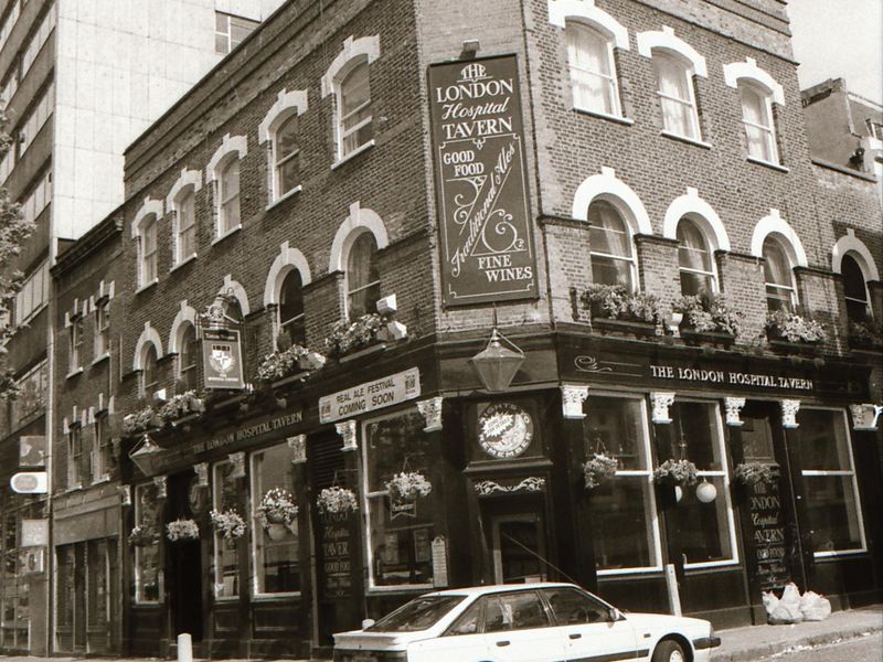E1-London Hospital Tav taken May 1994.jpg. (Pub, External). Published on 29-12-2017 