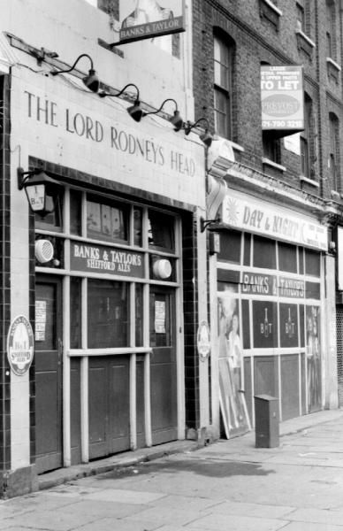 Lord Rodneys Head  London E1 . (Pub). Published on 13-04-2016