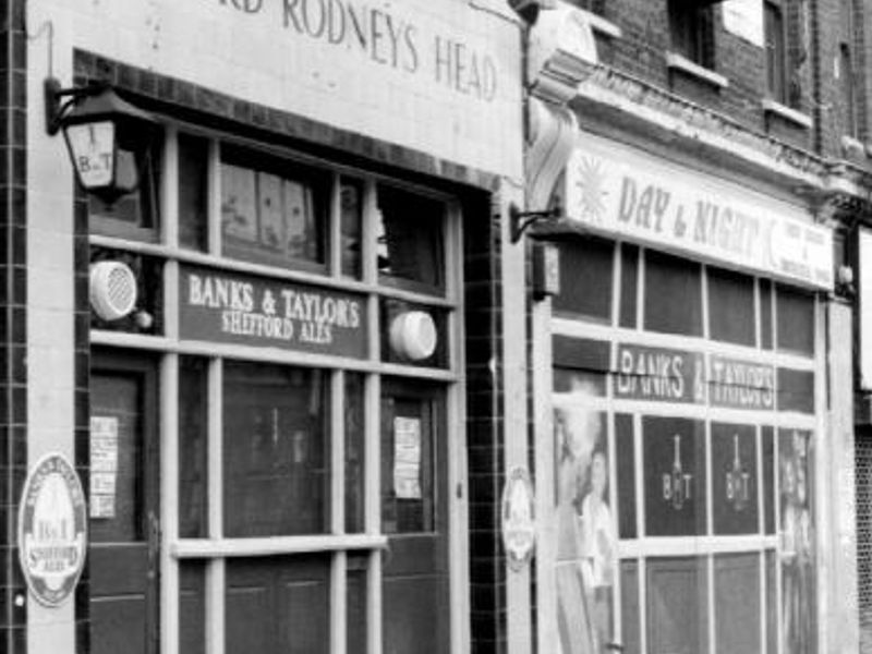 Lord Rodneys Head  London E1 . (Pub). Published on 13-04-2016