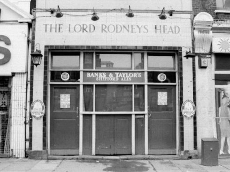 Lord Rodneys Head  London E1. (Pub). Published on 13-04-2016