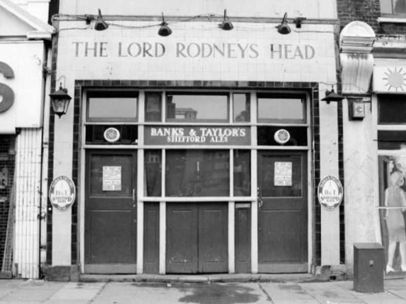 Lord Rodneys Head  London E1. (Pub). Published on 13-04-2016