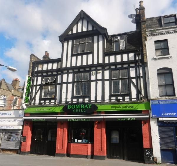 Black Bull London E1. (Pub, External). Published on 12-11-2013
