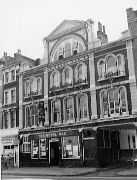 Royal Oak London E1. (Pub, External). Published on 03-11-2022