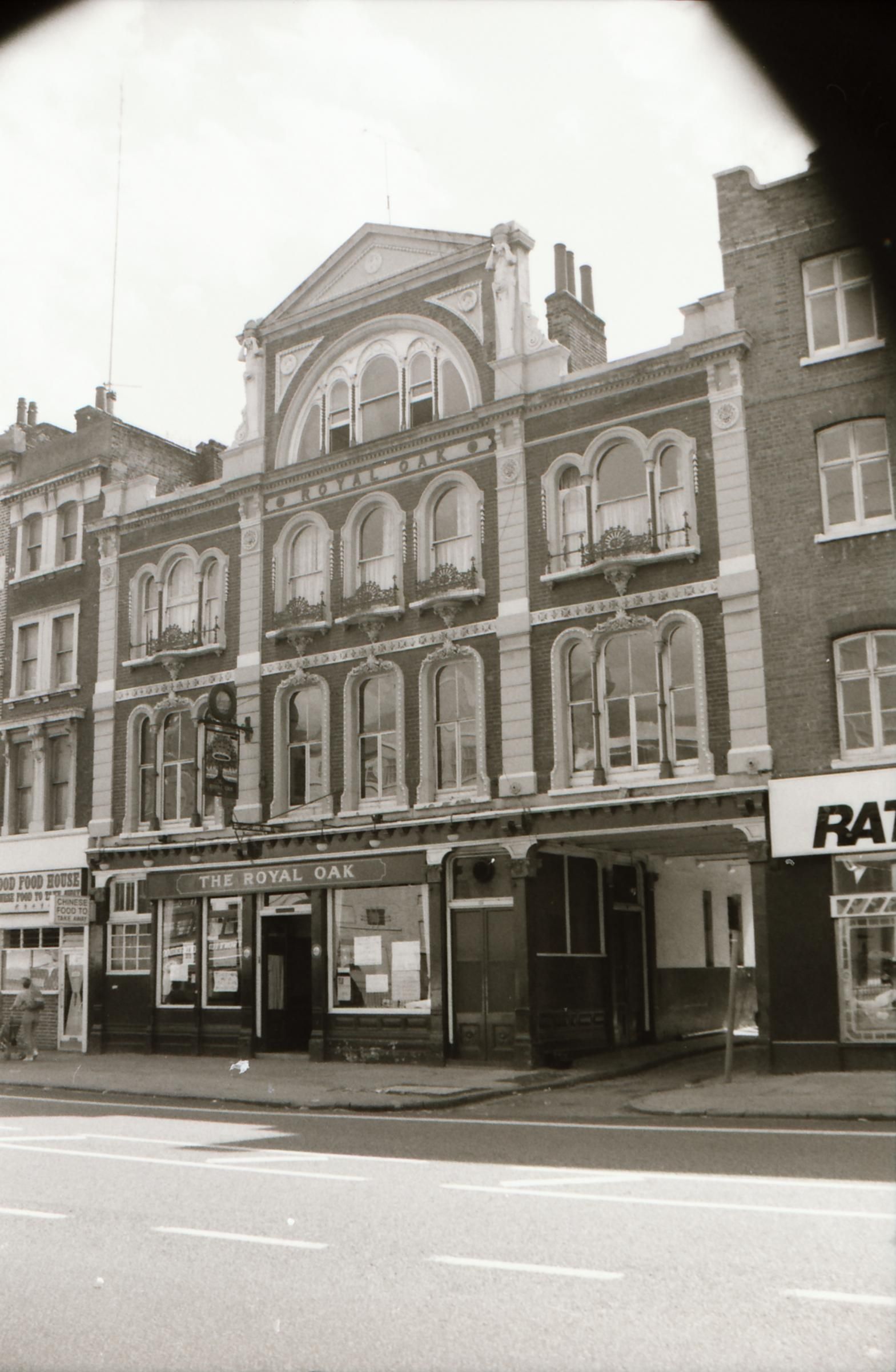 Royal Oak London E1 taken in Aug 1989. (Pub, External, Key). Published on 28-03-2018