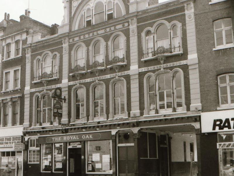 Royal Oak London E1 taken in Aug 1989. (Pub, External, Key). Published on 28-03-2018