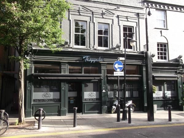 Queens Head Fieldgate Street London E1. (Pub, External). Published on 23-09-2013