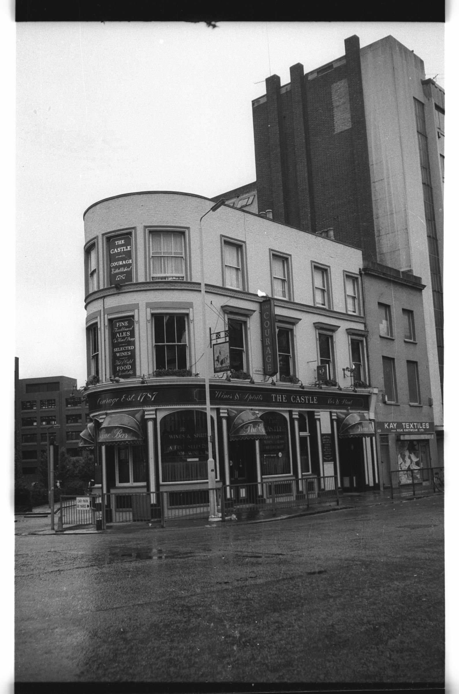 Castle London E1 taken in July 1985. (Pub, External). Published on 27-12-2017