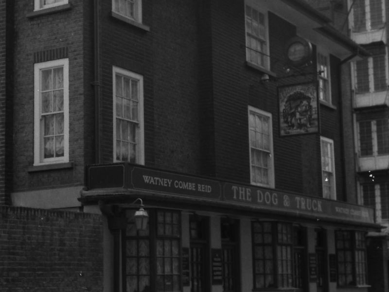 og & Truck London E1 taken in 1989. (Pub, External). Published on 27-12-2017