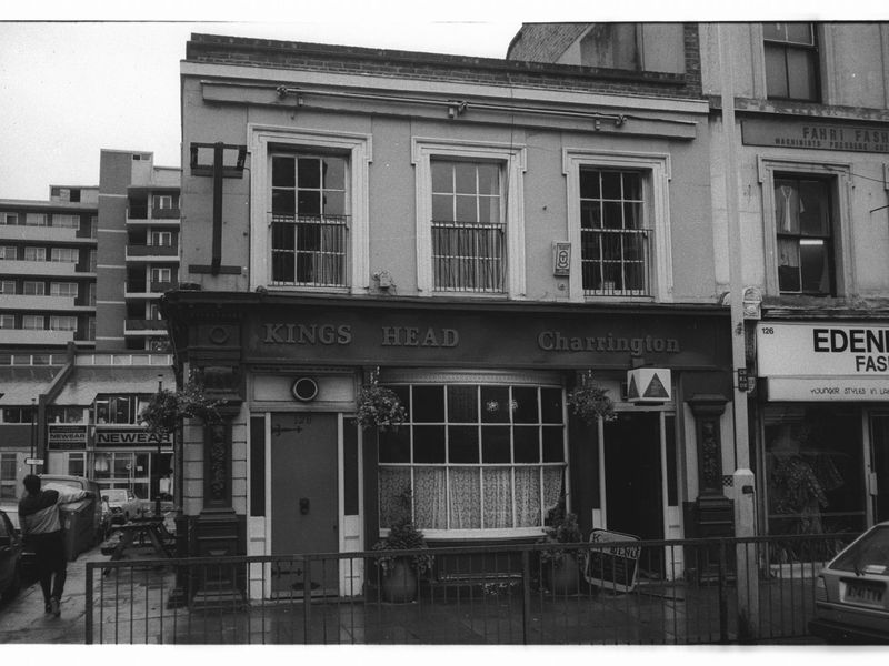 E1-Kings Head Commercial Rd July 1985.jpg. (Pub, External). Published on 28-12-2017