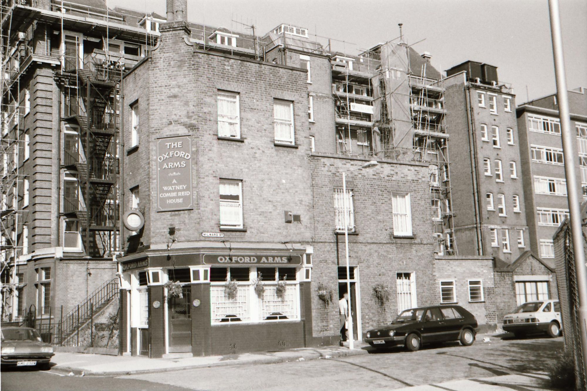 E1-Oxford Arms taken Aug 1989.jpg. (Pub, External, Key). Published on 02-01-2018
