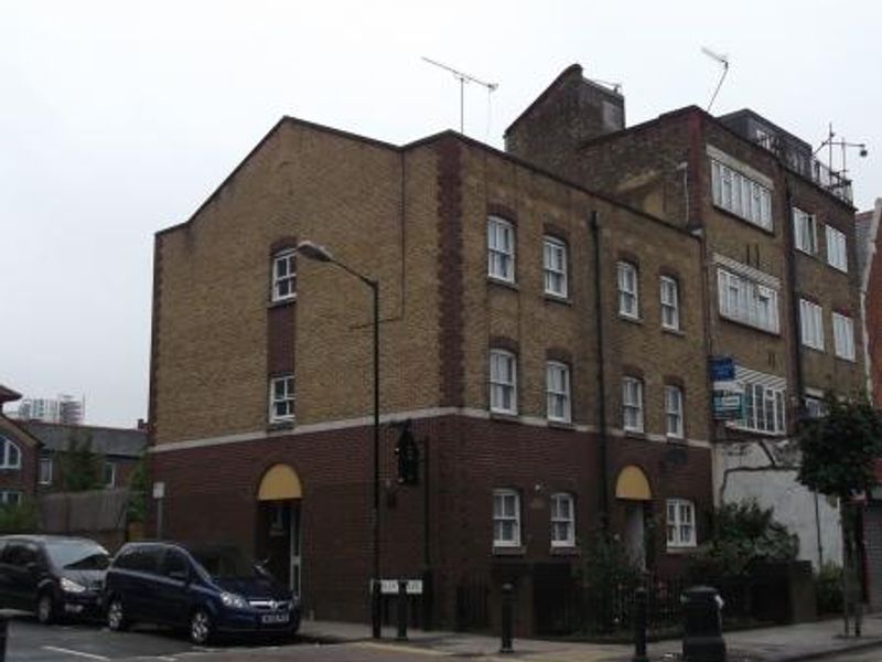 Sir John Falstaff London E1 taken Sept 2013. (Pub, External). Published on 19-11-2013 
