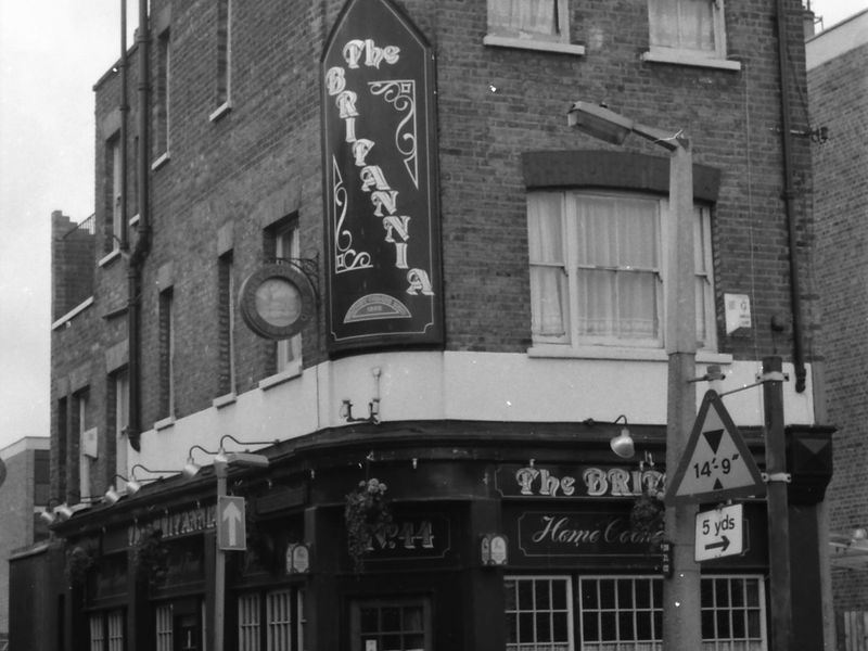 Britannia Morris Street London E1 taken 19 FEB 1989. (Pub, External). Published on 27-12-2017