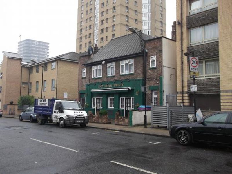 Dean Swift London E1 taken Aug 2013. (Pub, External). Published on 12-11-2013