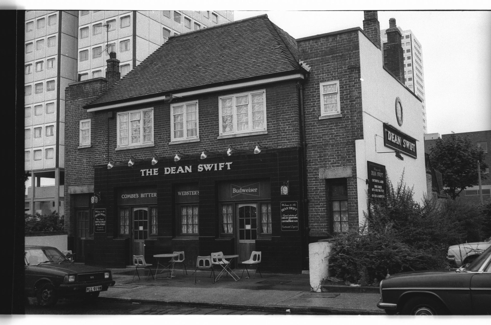 Dean Swift London E1 taken in 1985. (Pub, External). Published on 27-12-2017