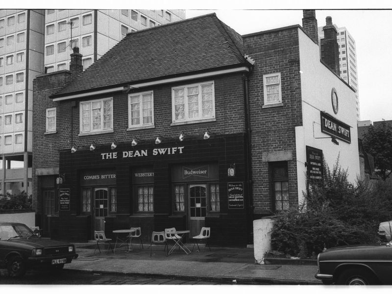 Dean Swift London E1 taken in 1985. (Pub, External). Published on 27-12-2017