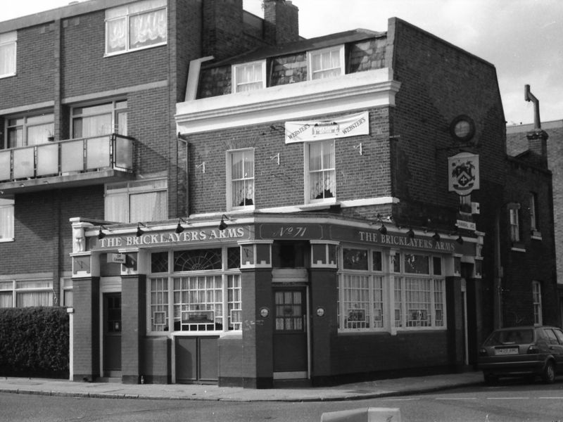 Bricklayers Arms London E1 taken 19-4-1987. (Pub, External, Key). Published on 27-12-2017 
