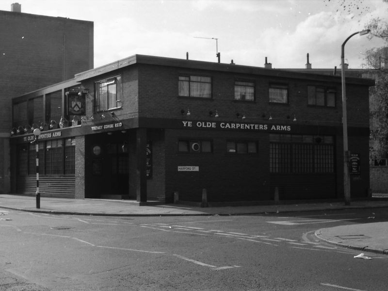 E1- Ye Olde Carpenters Arms taken 19-4-1987.jpg. (Pub, External, Key). Published on 02-01-2018 