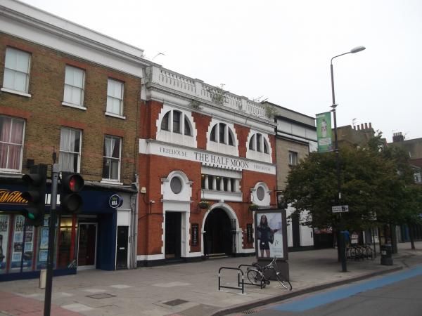 Half Moon London E1 taken Sept 2013. (Pub, External). Published on 12-11-2013