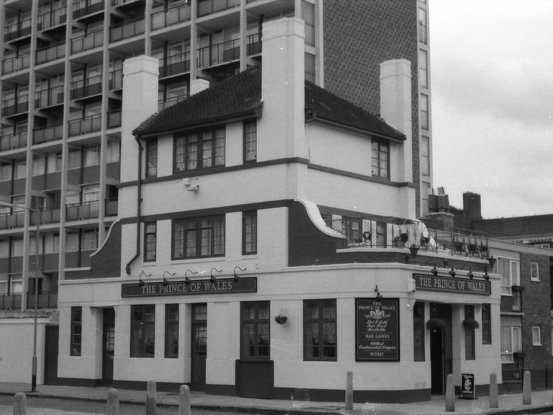 Prince of Wales London E1 taken 19 Feb 1989. (Pub, External, Key). Published on 28-03-2018