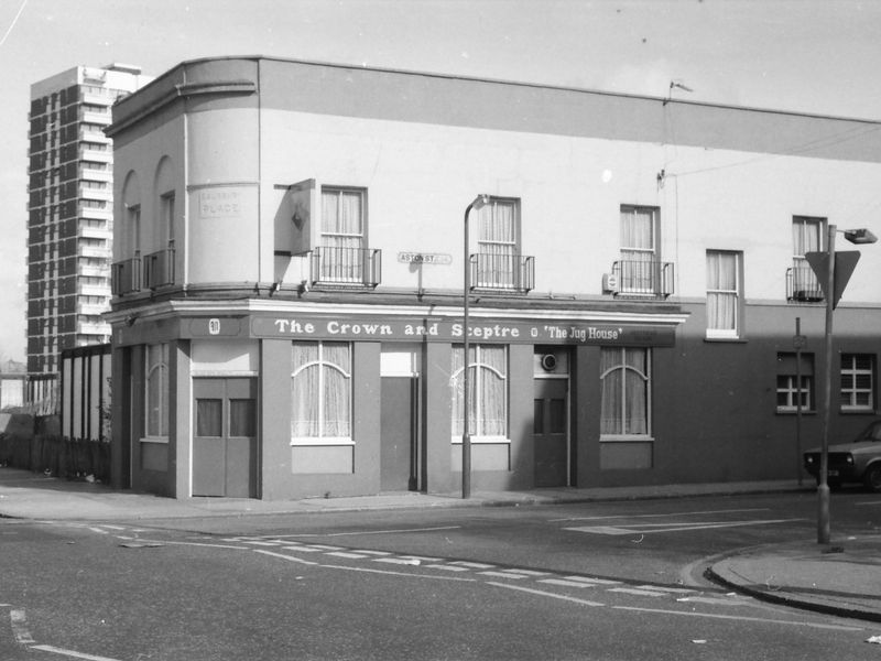 Crown & Sceptre London E1 taken 19-4-1987. (Pub, External). Published on 27-12-2017