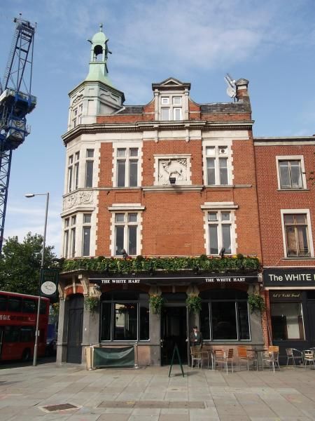 White Hart Mile End Rd London E1 taken Sept 2013. (Pub, External). Published on 19-11-2013