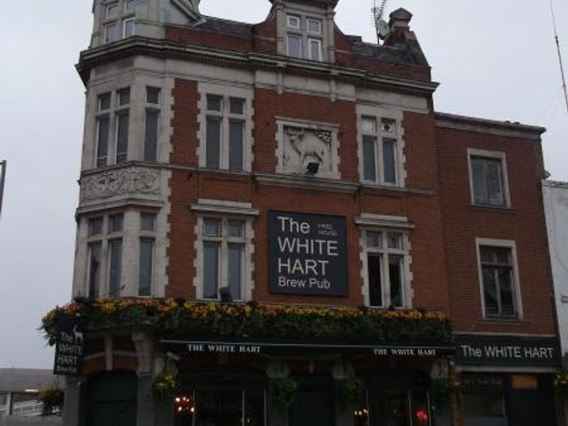 White Hart Mile End Rd London E1 taken Jan 2014. (Pub, External). Published on 06-04-2014 