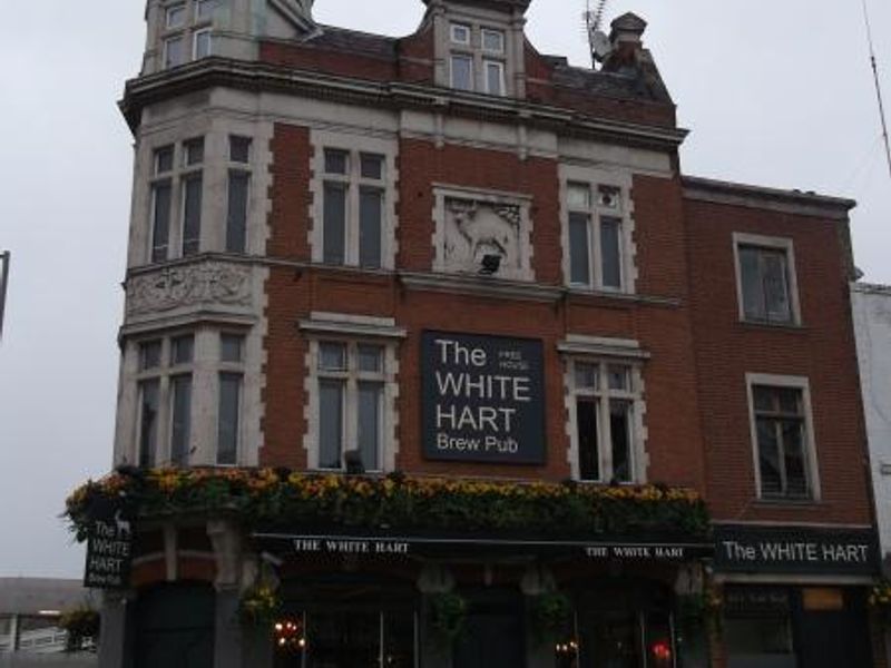 White Hart Mile End Rd London E1 taken Jan 2014. (Pub, External). Published on 06-04-2014