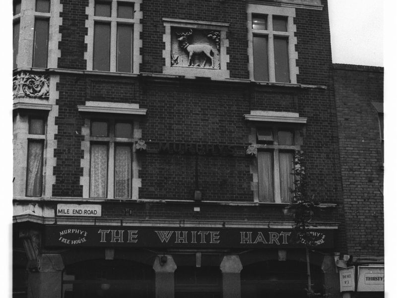 E1-White Hart Mile End Rd Aug 1985.. (Pub, External). Published on 02-01-2018 