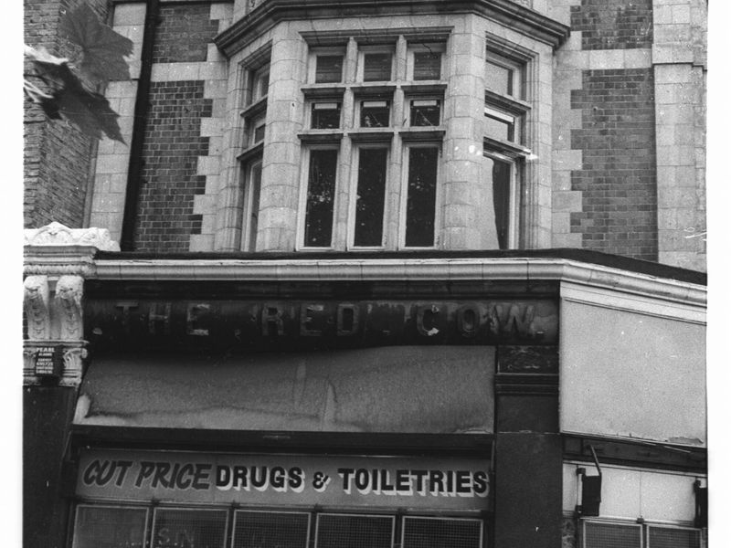 Red Cow-Location taken Aug 1985. (Pub, External). Published on 02-01-2018