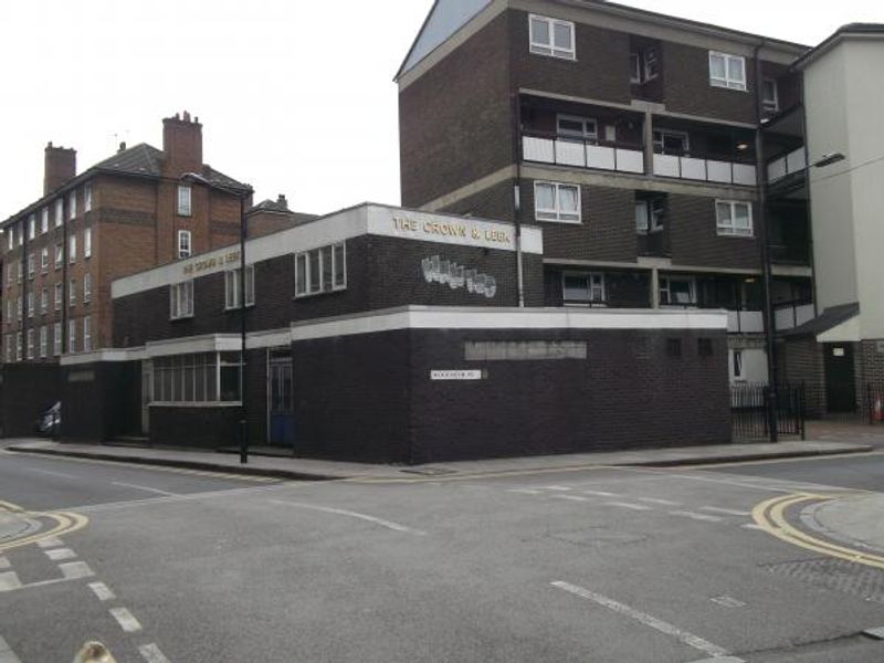 Crown & Leek E1 taken April 2014. (Pub, External, Key). Published on 30-04-2014