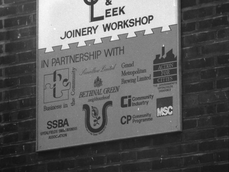 Crown & Leek sign London E1 taken in 18 Sept1988. (Pub, Sign). Published on 27-12-2017