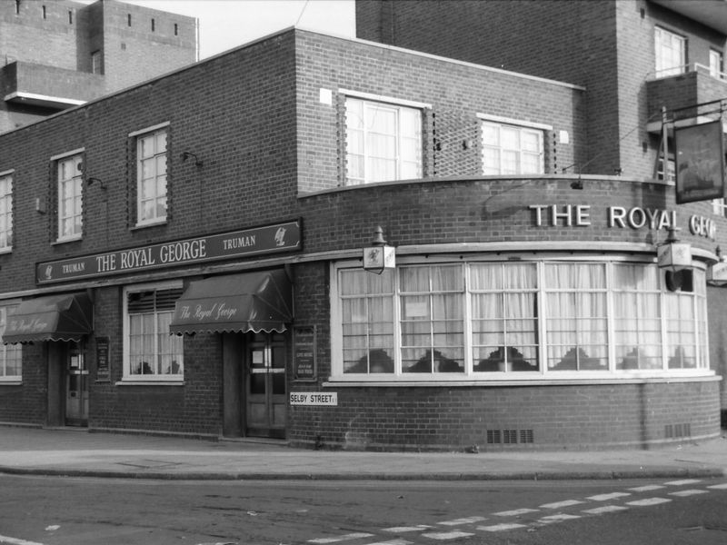 E1-RoyalGeorge taken 18 Sept 1988.jpg. (Pub, External, Key). Published on 02-01-2018