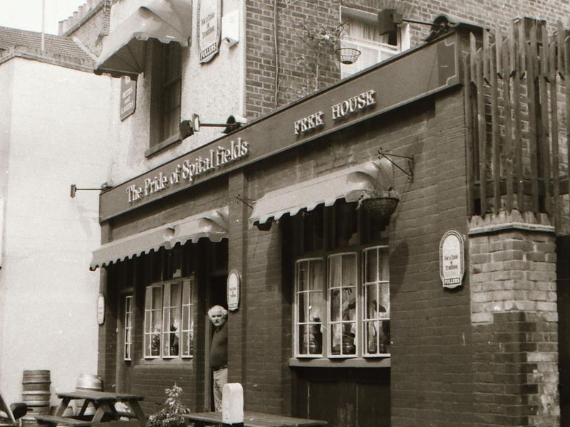 E1-Pride Of Spitalfields taken July 1989.jpg. (Pub, External). Published on 02-01-2018