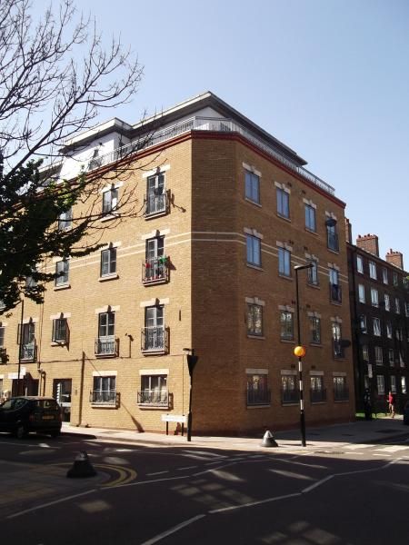Queens Head Greatorex St London E1 taken Aprl 2014. (Pub, External, Key). Published on 30-04-2014