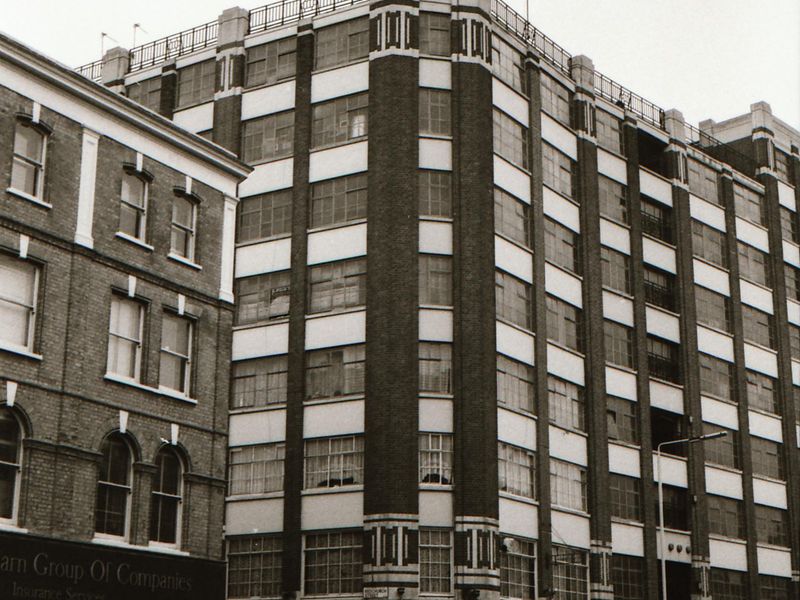 E1-White Horse Shoreditch High St taken Dec92-Jan94.. (Pub, External). Published on 02-01-2018