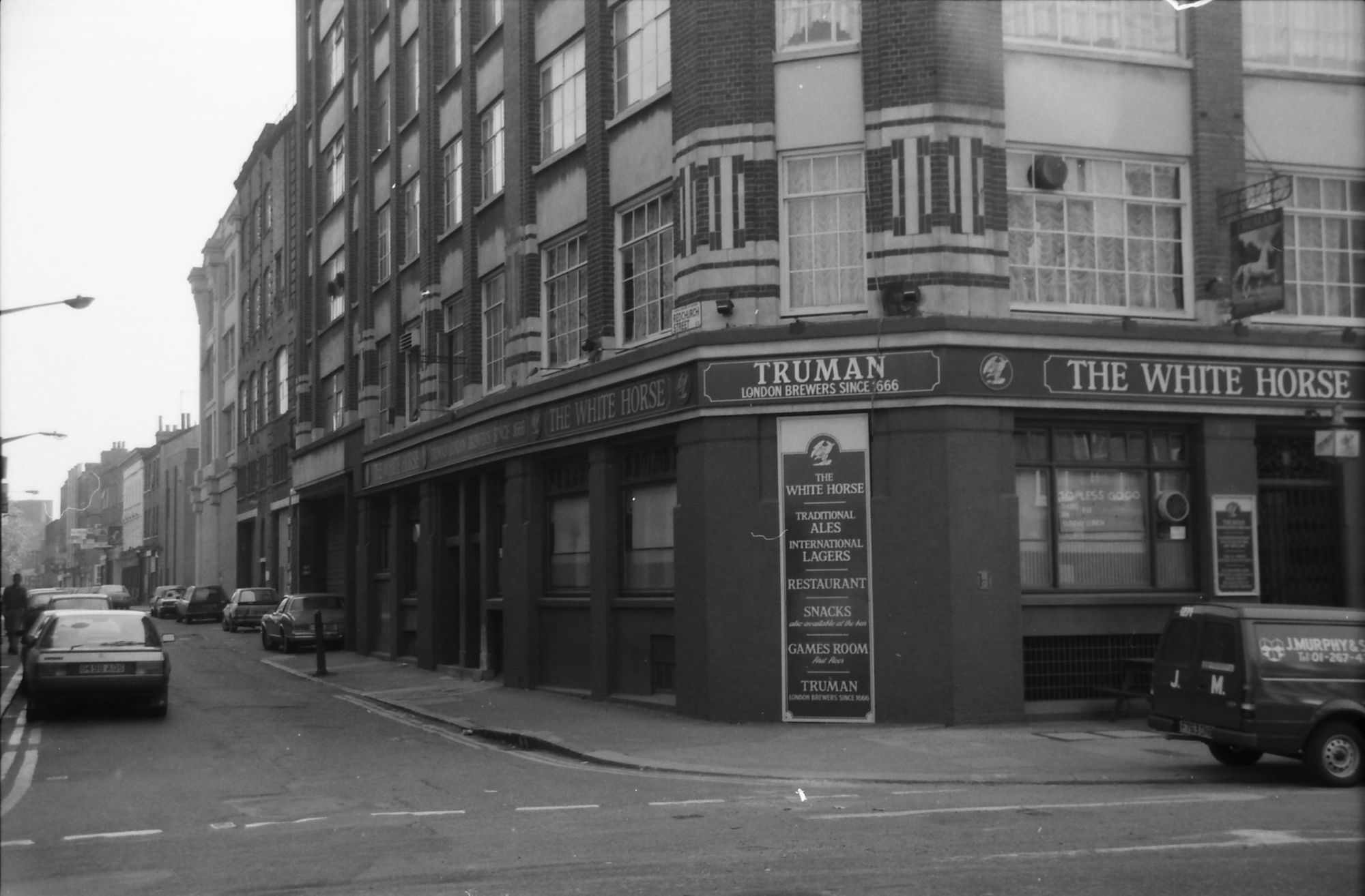 White Horse Shoreditch High Street London E1 taken in Sept 1988.. (Pub, External, Key). Published on 18-04-2018
