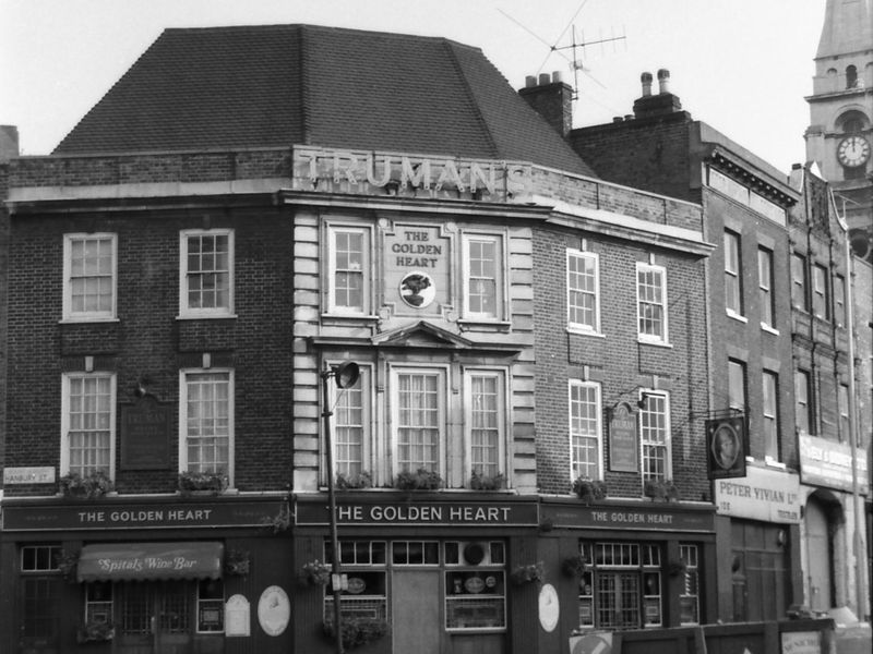 Golden Heart London E1 taken in 1988. (Pub, External). Published on 28-12-2017 