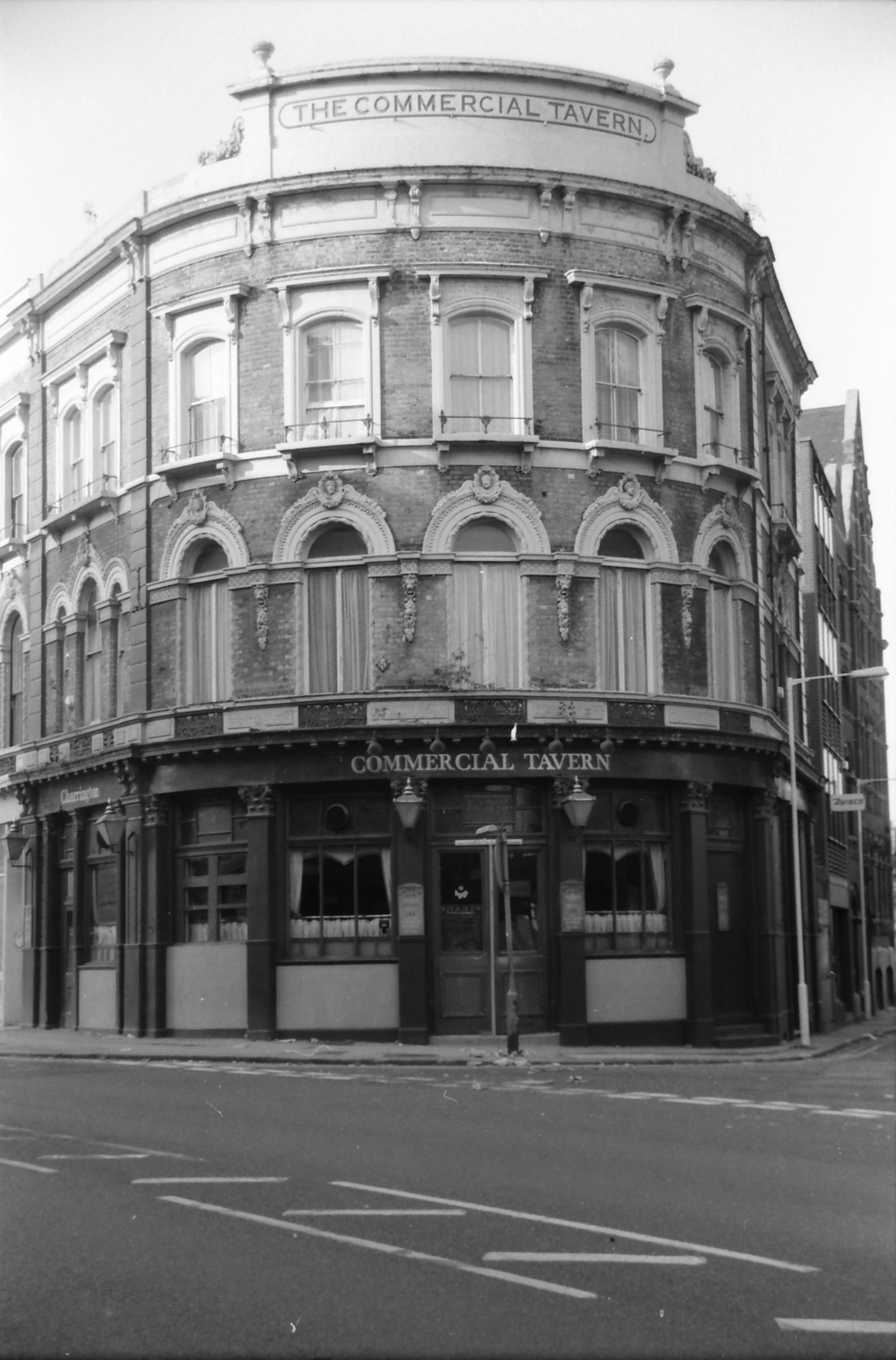 Commercial Tavern London E1 taken in 18 Sept 1988. (Pub, External). Published on 27-12-2017