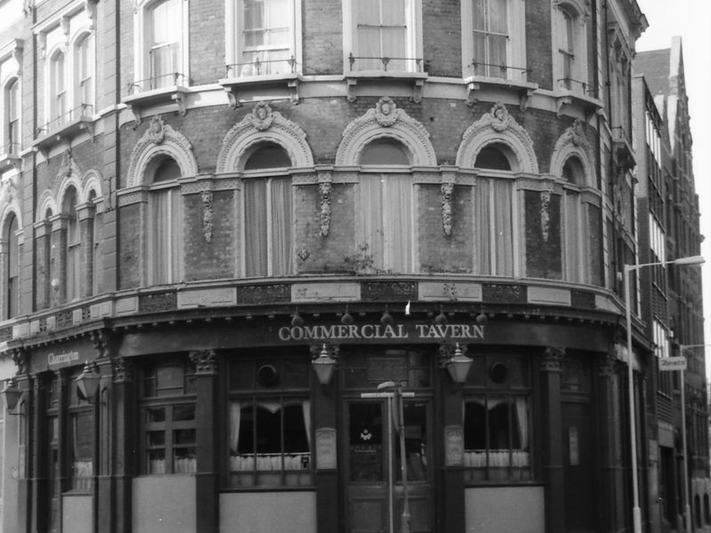 Commercial Tavern London E1 taken in 18 Sept 1988. (Pub, External). Published on 27-12-2017 