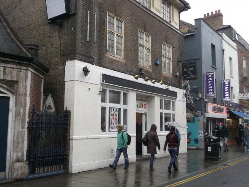 Seven Stars Brick Lane London E1 taken April 2014. (Pub, External, Key). Published on 01-05-2014