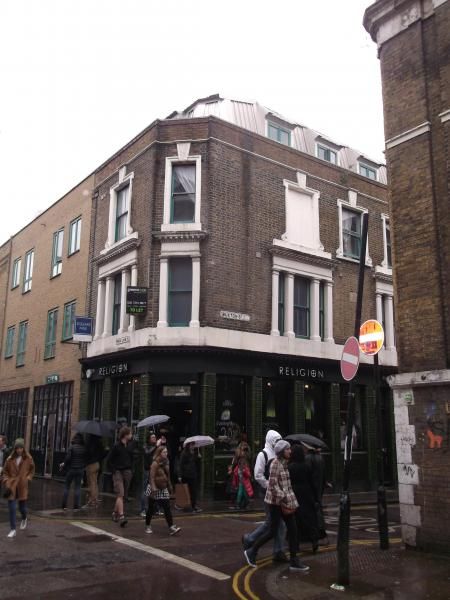 Old Two Brewers London E1 taken April 2014. (Pub, External). Published on 01-05-2014