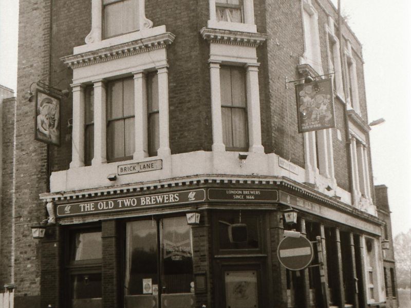 E1-Old Two Brewers taken July 1989.jpg. (Pub, External, Key). Published on 02-01-2018 