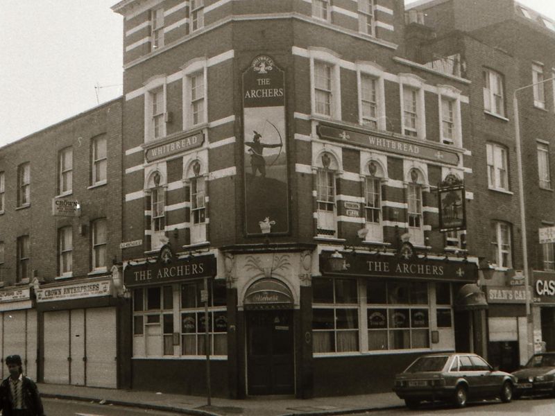 Archers  London E1 taken in July 1989. (Pub, External). Published on 27-12-2017