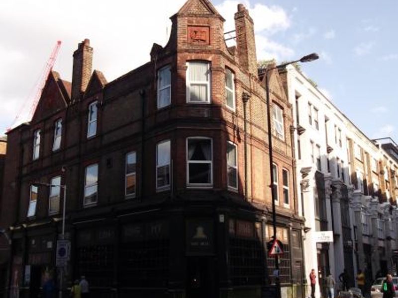 Bell London E1 taken April 2014. (Pub, External). Published on 20-04-2014