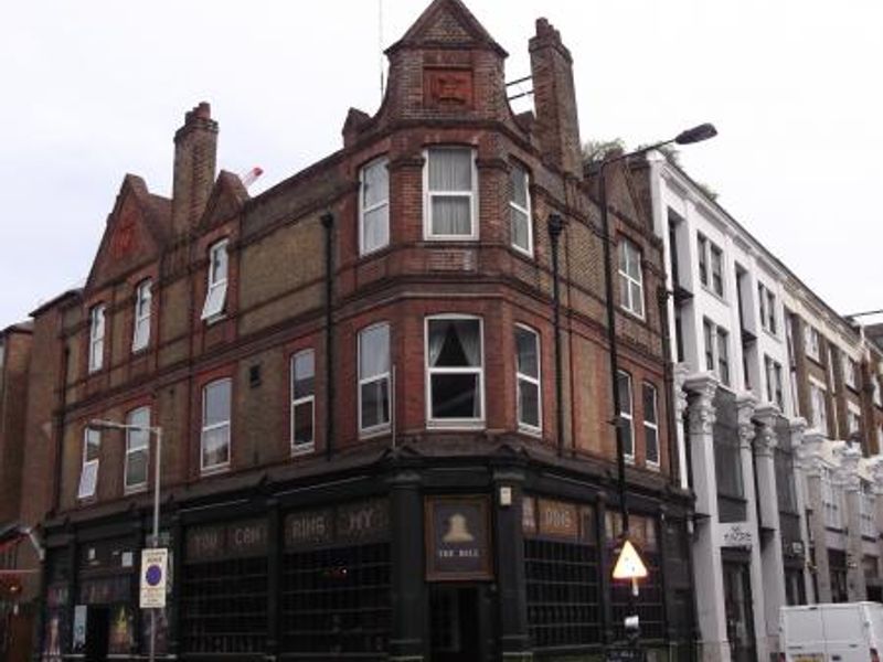 Bell London E1 taken April 2014. (Pub, External). Published on 30-04-2014