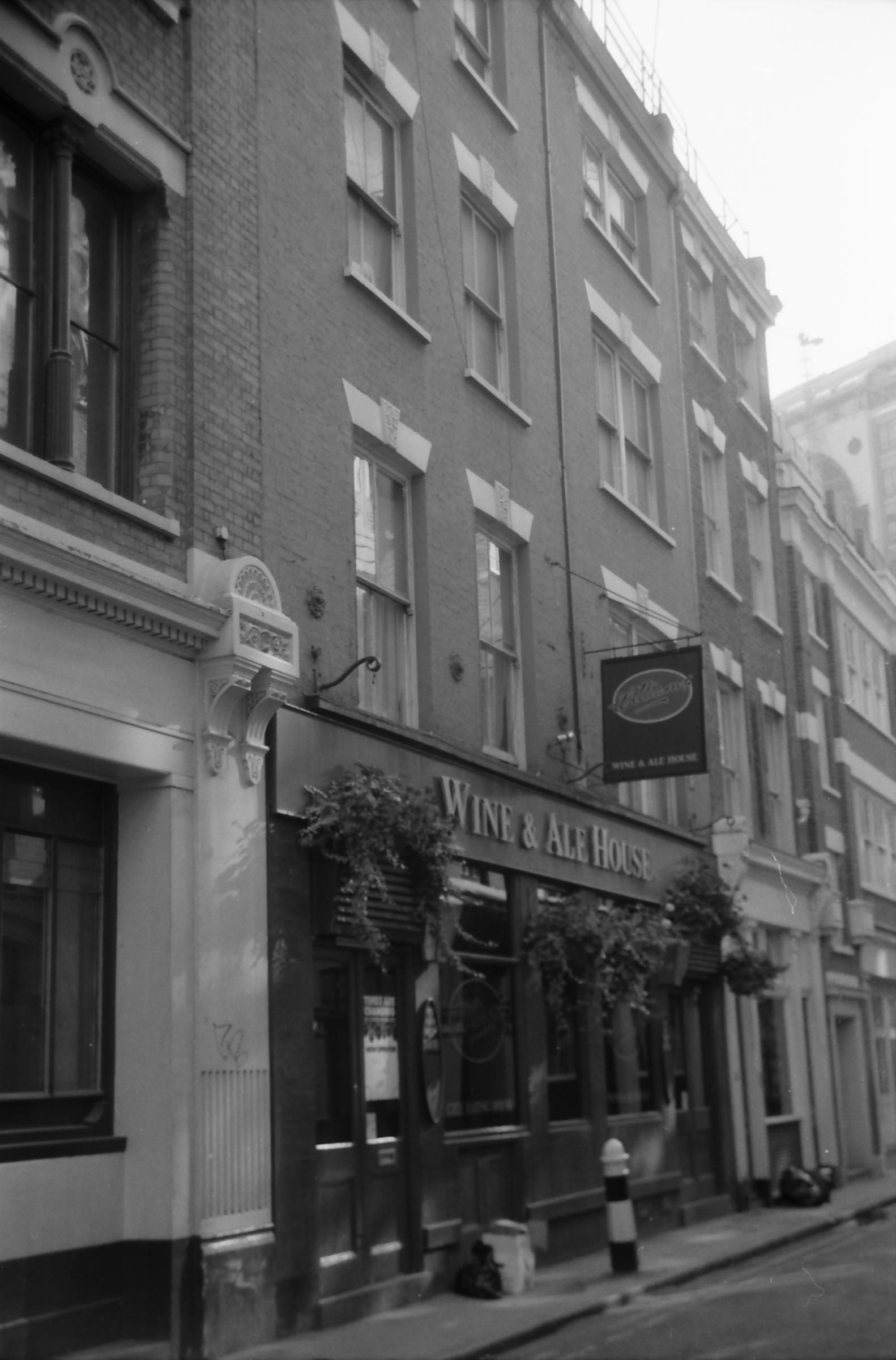 E1-Williams Wine & Ale House taken 18 Sept 1988.. (Pub, External). Published on 02-01-2018